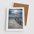 Plakat w ramie 50x70 - Burzowy pomost na plaży - plaża, pomost - rama biała