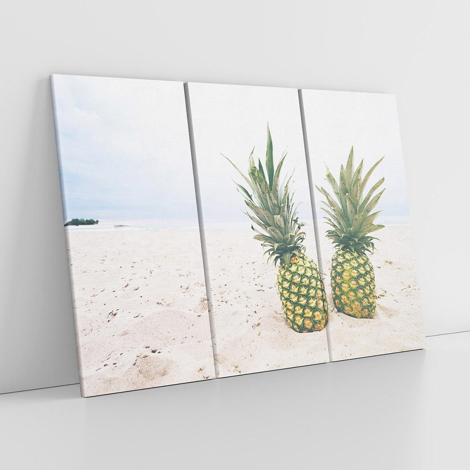 Obraz na płótnie 120x80 - Ananasy na Plaży - Egzotyczny Raj - ananasy, plaża