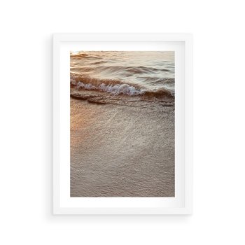 Plakat w ramie 40x50 - Spokój Morza: Fale na Plaży - fale, morze - rama biała