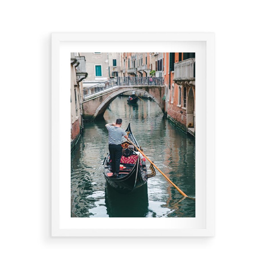 Plakat w ramie 40x50 - Kanały Wenecji - gondola, Wenecja - rama biała