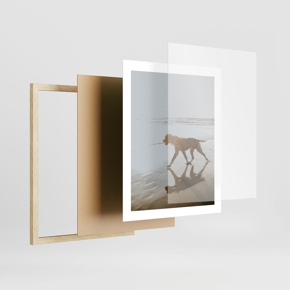 Plakat w ramie 40x50 - Przyjaciel na Plaży - pies, na plaży - rama drewno