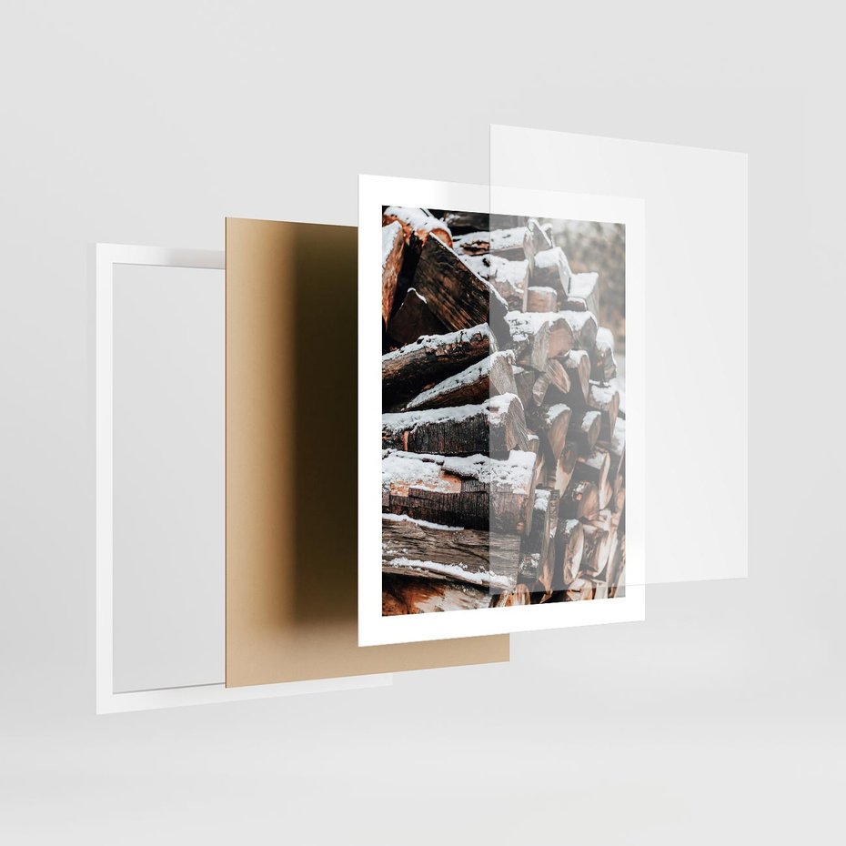 Plakat w ramie 40x50 - Zimowa Drewniana Idylla - drewno, kłody - rama biała