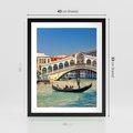 Plakat w ramie 40x50 - Romantyczna przejażdżka gondolą w Wenecji - Wenecja, gondola - rama czarna