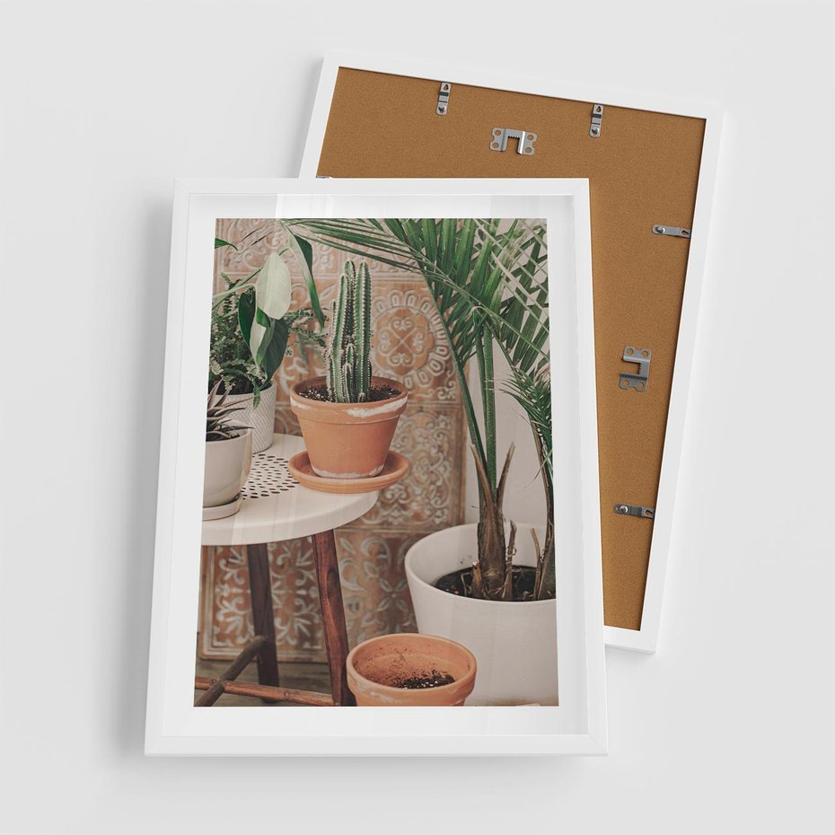Plakat w ramie 50x70 - Boho Oaza: Kaktusy w Doniczkach - rośliny kaktusy w doniczkach, boho wnętrze - rama biała