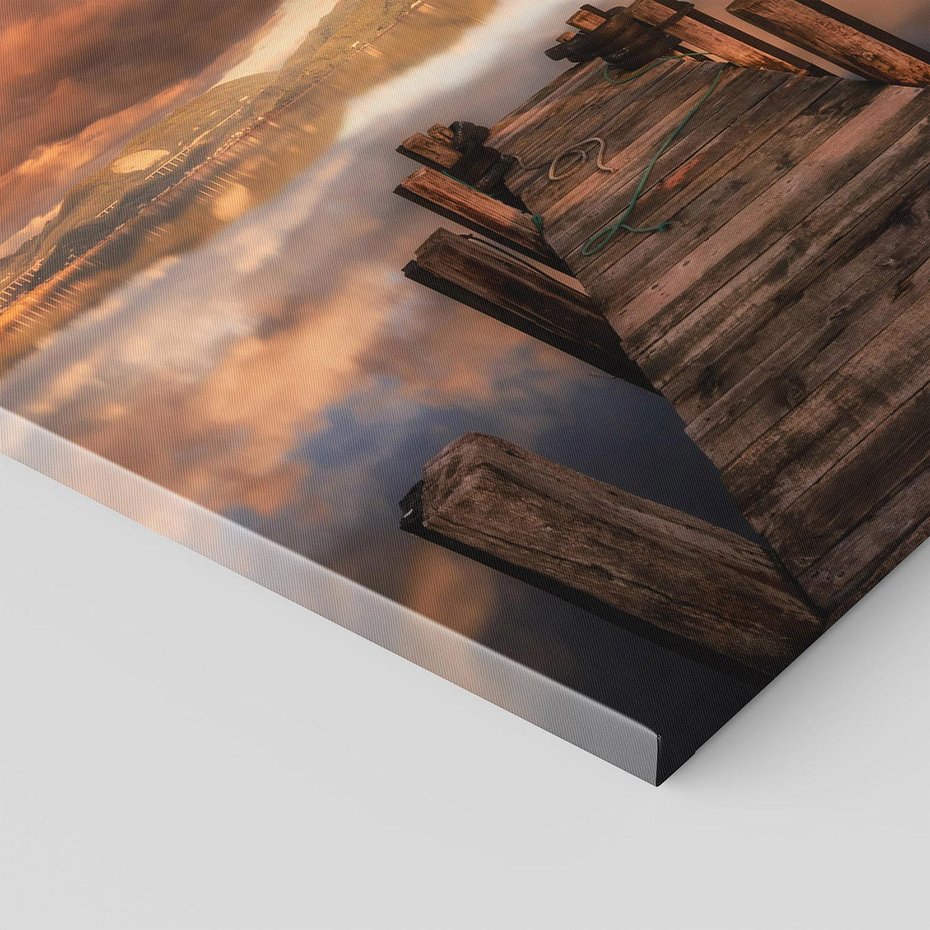 Obraz na płótnie 30x30 - Spacer po molo nad jeziorem - molo, jezioro