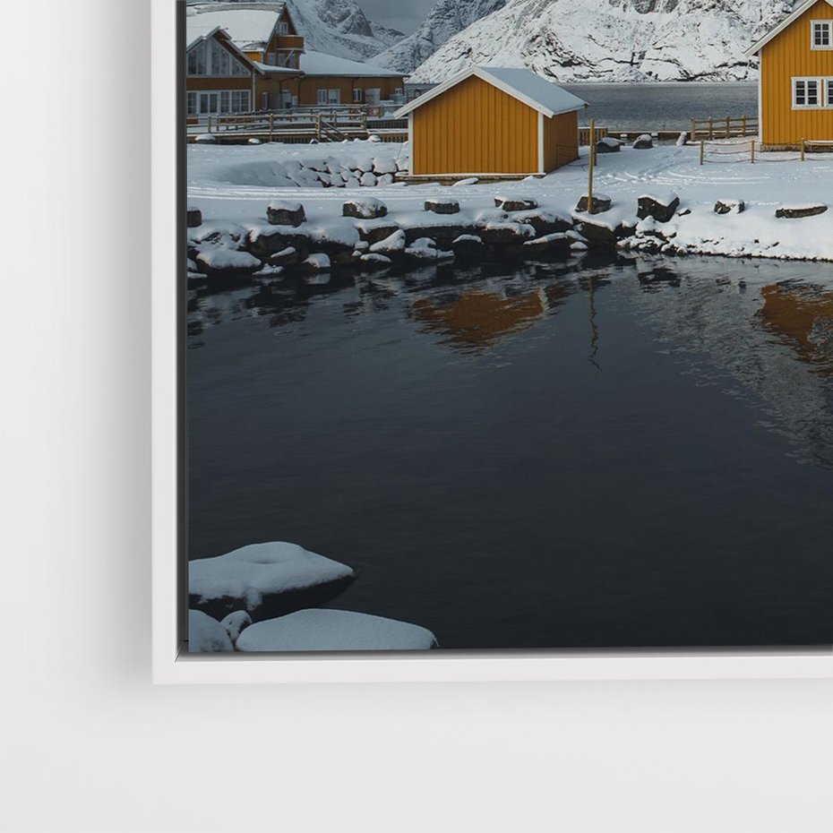 Obraz w ramie 80x80 - Minimalizm i Urok Natury - skandynawskie, domki - rama biała