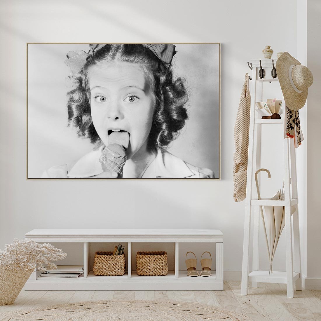 Obraz w ramie 100x70 - Pyszny Deser - retro zdjęcie, czarno białe - rama drewno