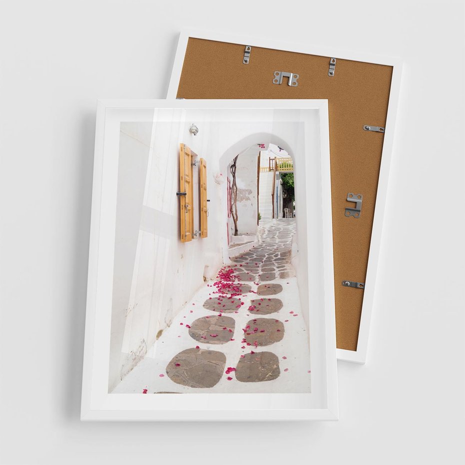 Plakat w ramie 50x70 - Urok Południowej Uliczki - uliczka, południe - rama biała