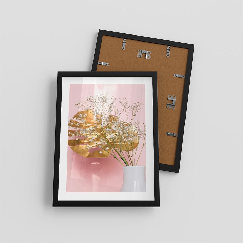 Plakat w ramie 30x40 - Złoty Akcent - złoty liść montery, gipsówka - rama czarna