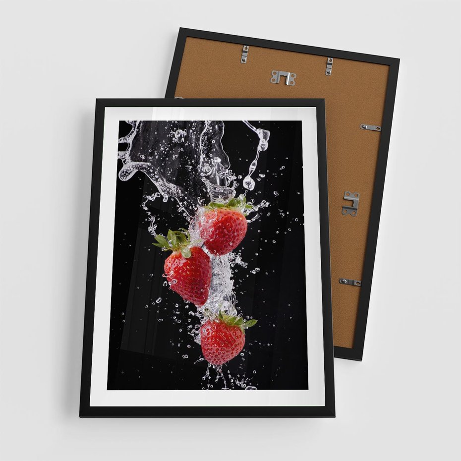 Plakat w ramie 50x70 - Słodki urok truskawek - truskawki, owoce - rama czarna