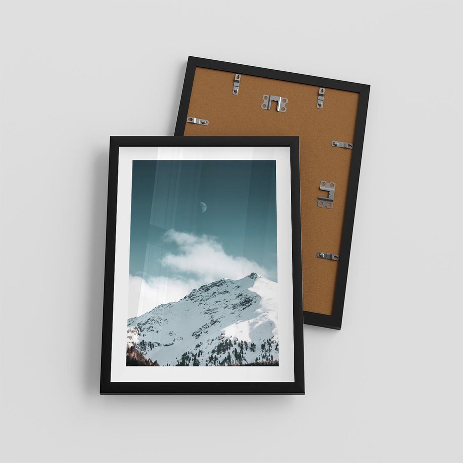 Plakat w ramie 30x40 - Nocna Magia w Górach - fotografia, śnieg - rama czarna