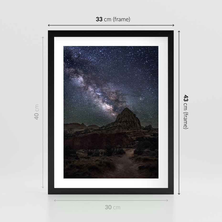 Plakat w ramie 30x40 - Gwiaździsta Noc na Pustyni - noc na pustyni, gwiździste niebo - rama czarna
