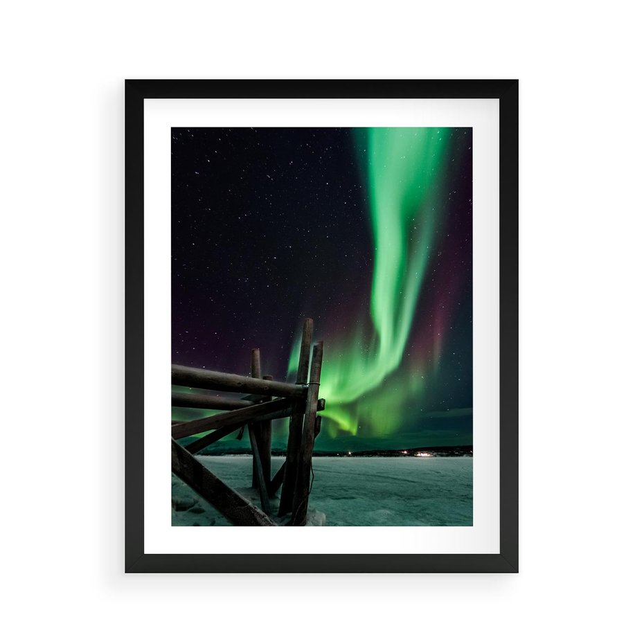 Plakat w ramie 40x50 - Zorza polarna w tajemniczej nocnej przestrzeni - zorza, polarna - rama czarna