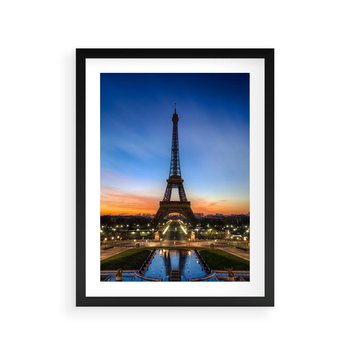 Plakat w ramie 50x70 - Wieża Eiffla w Innej Odsłonie - wieża, Eiffla - rama czarna