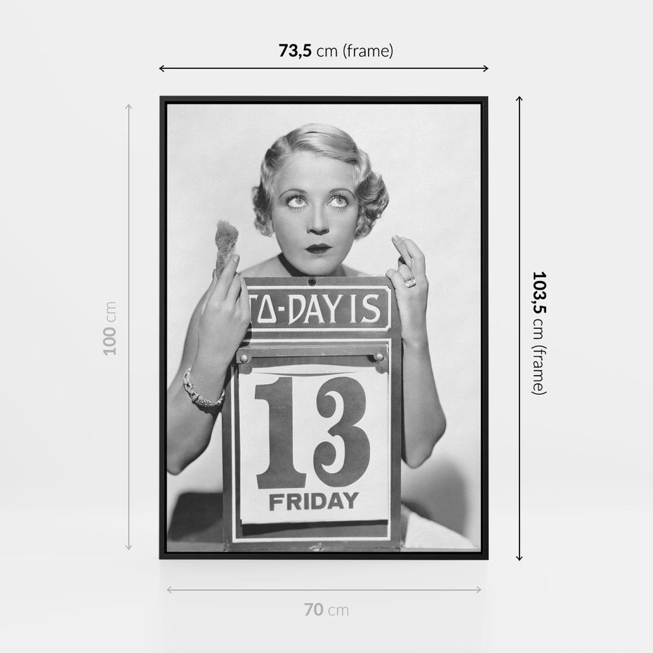 Obraz w ramie 70x100 - Czy to Pech - retro zdjęcie, czarno białe - rama czarna