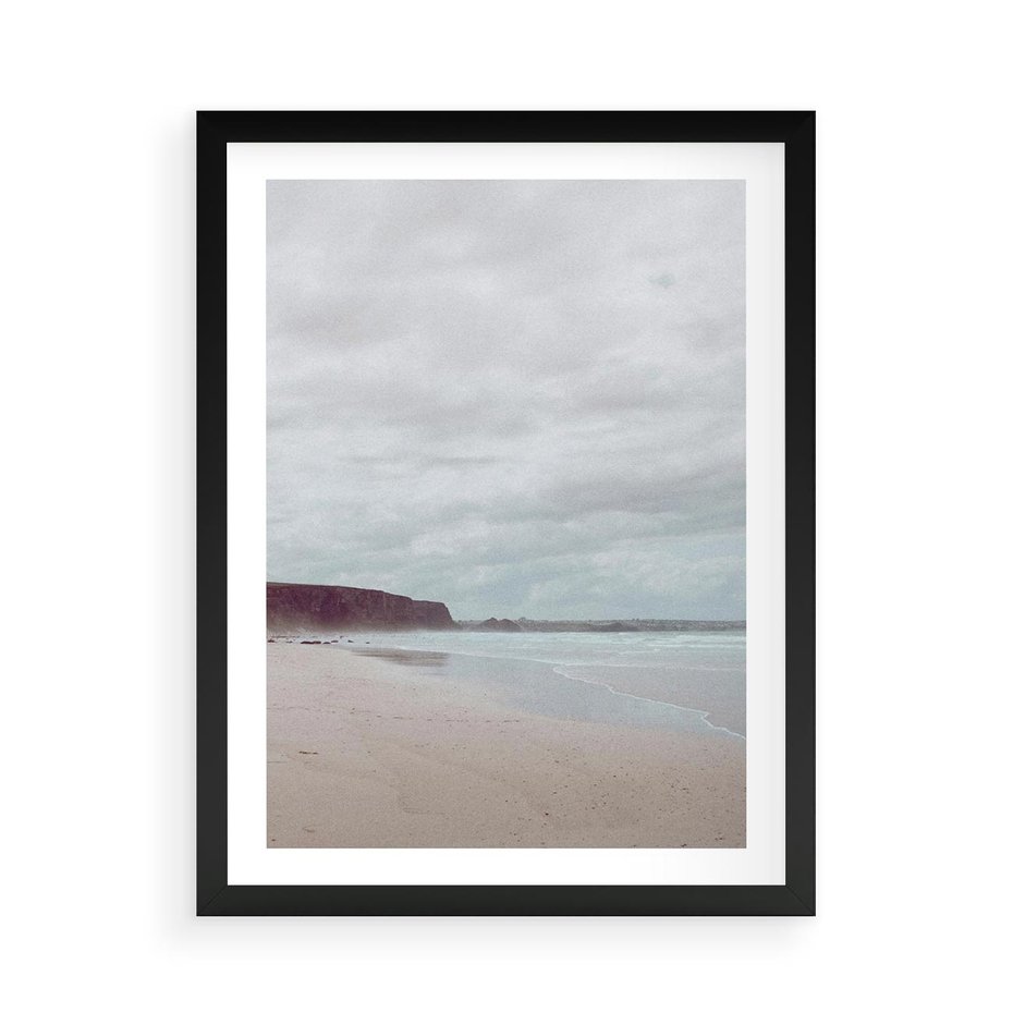 Plakat w ramie 50x70 - Mglista Plaża - plaża, mglisty krajobraz - rama czarna