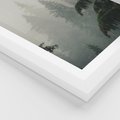 Plakat w ramie 30x40 - Mglista przemiana lasu - las, mgła - rama biała