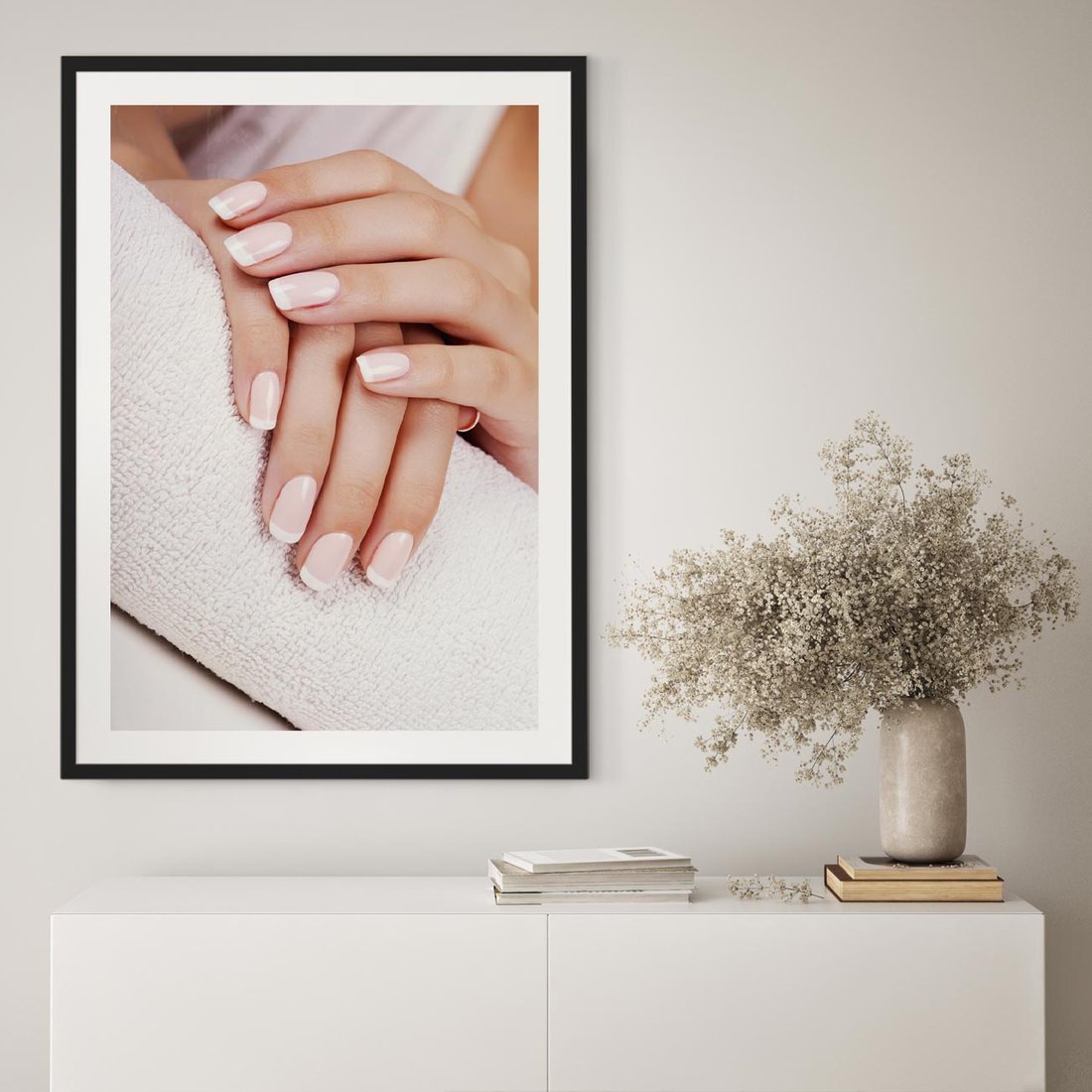 Plakat w ramie 50x70 - Piękno manicure - manicure, paznokcie - rama czarna