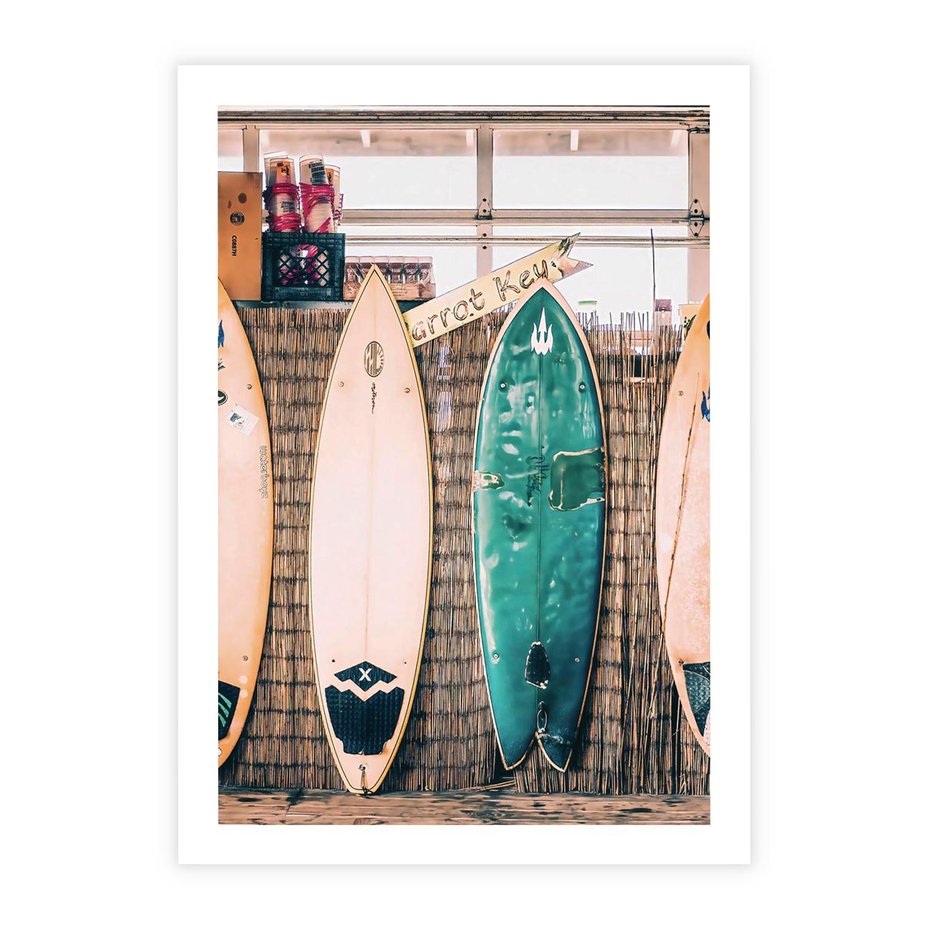 Plakat bez ramy 30x40 - Deski Surfingowe w Pionie - deski surfingowe, ustawione pionowo