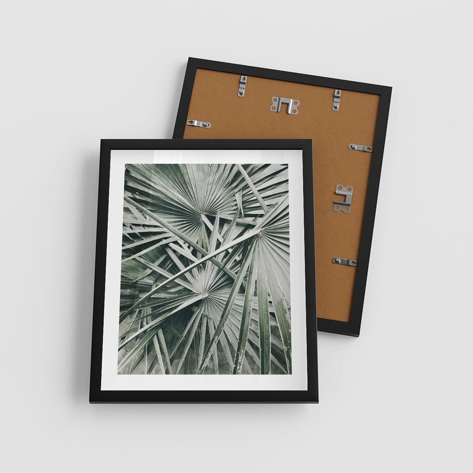 Plakat w ramie 40x50 - Palmy w Zgaszonej Zieleni - palmy, tropikalne liście - rama czarna