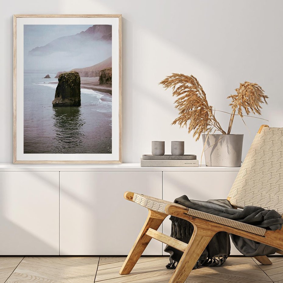 Plakat w ramie 30x40 - Północna Dzikość: Skaliste Klify nad Morzem - skały, klify - rama drewno