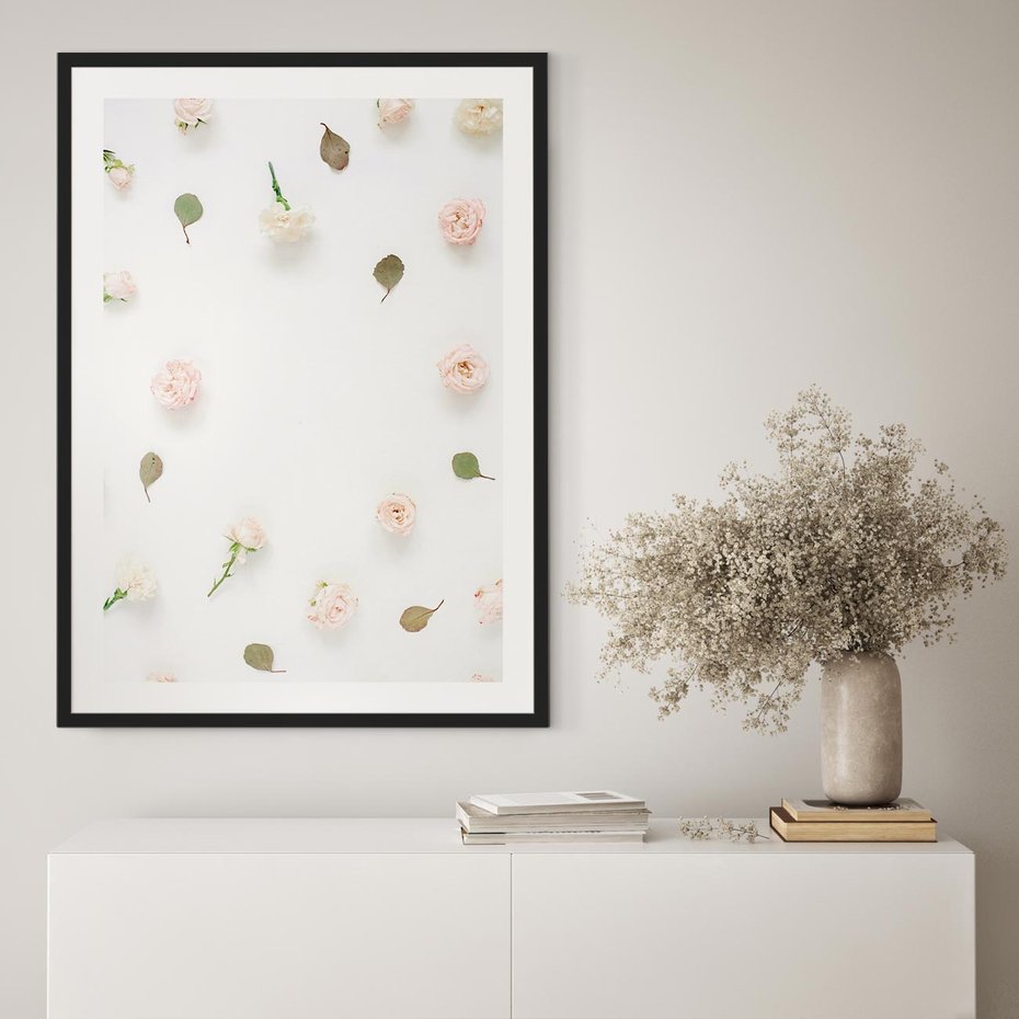 Plakat w ramie 30x40 - Romantyczna Kompozycja z Różami - kompozycja kwiatowa, róże - rama czarna