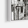 Obraz w ramie 120x80 - Weneckie Kanały - czarno białe zdjęcie, wenecja - rama biała