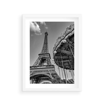 Plakat w ramie 50x70 - Zabawa w Paryżu - czarno białe zdjecie, wieża eiffla - rama biała
