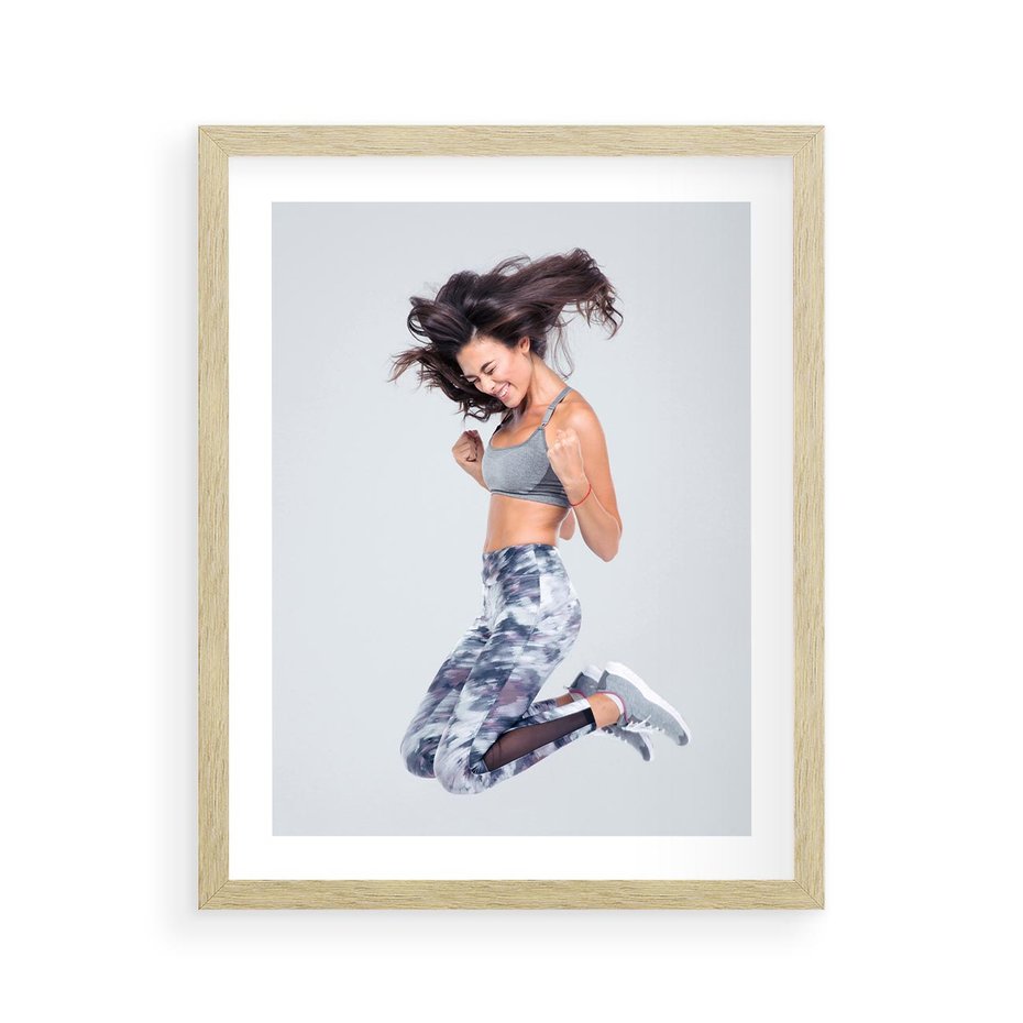 Plakat w ramie 40x50 - Sportowy Ducha: Energia i Siła - fitness, sport - rama drewno