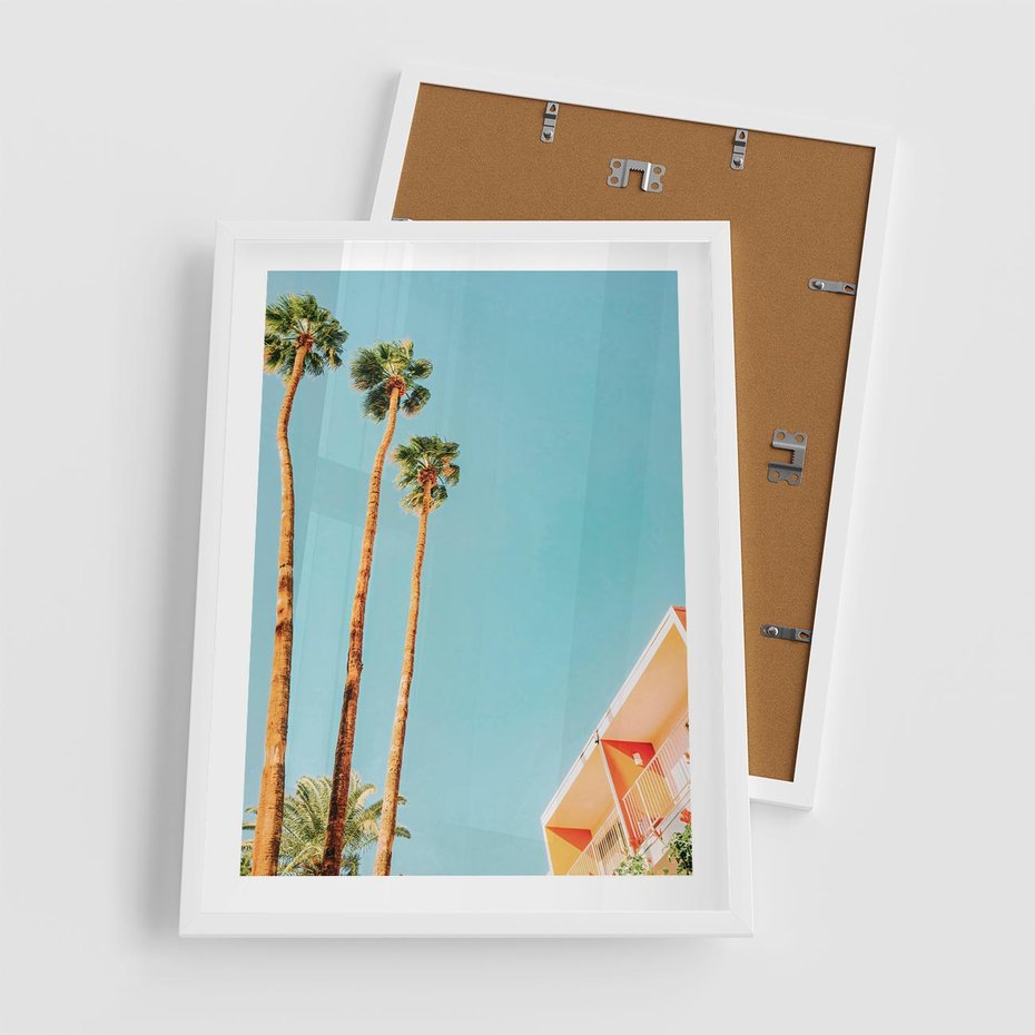 Plakat w ramie 50x70 - Letnie Marzenia - palmy, na tle nieba - rama biała