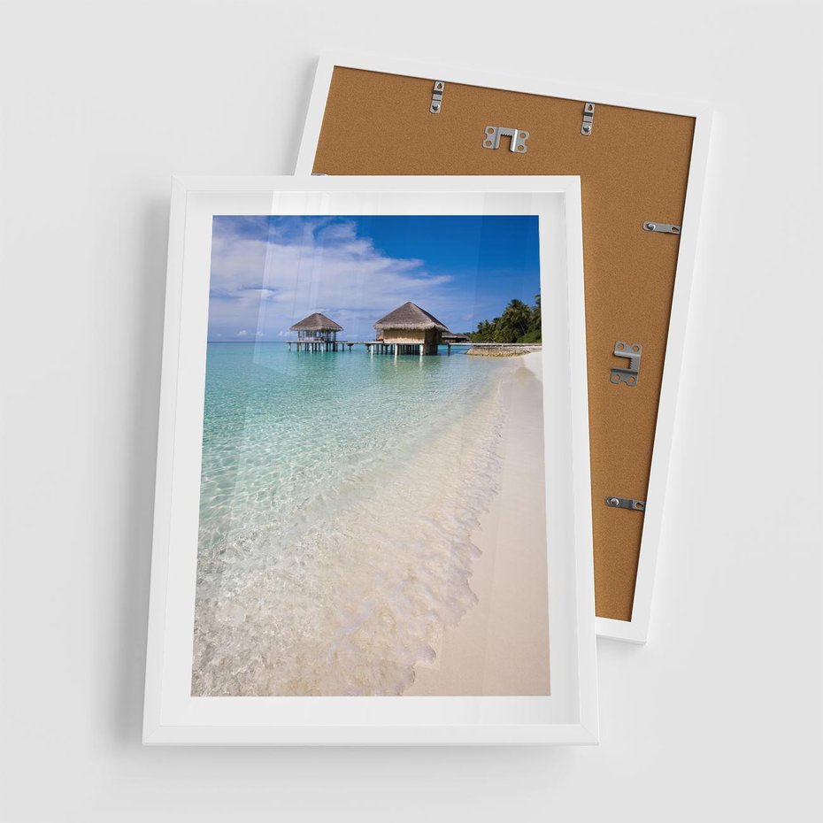 Plakat w ramie 50x70 - Rajski klimat plaży tropikalnej - plaża, tropiki - rama biała