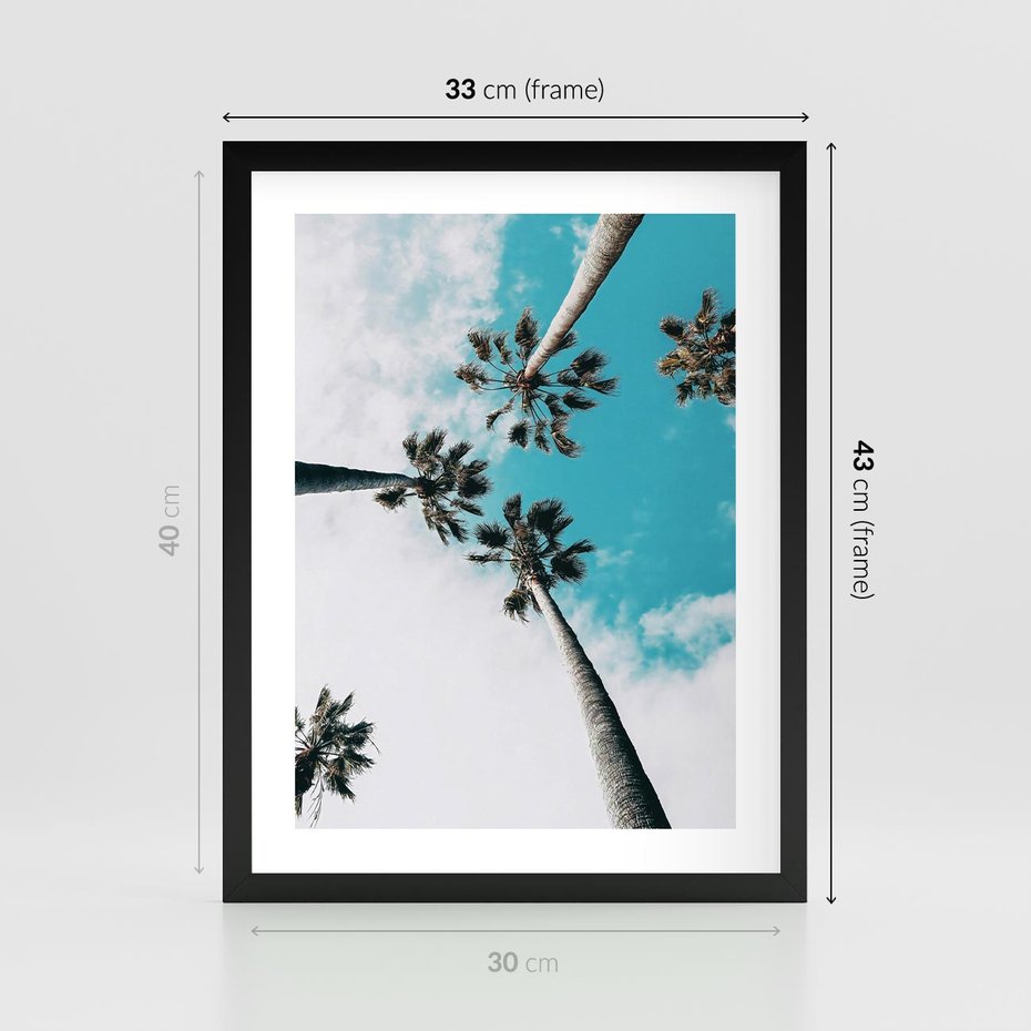 Plakat w ramie 30x40 - Palmy w Gorącym Niebie - palmy, ujęcie z dołu - rama czarna