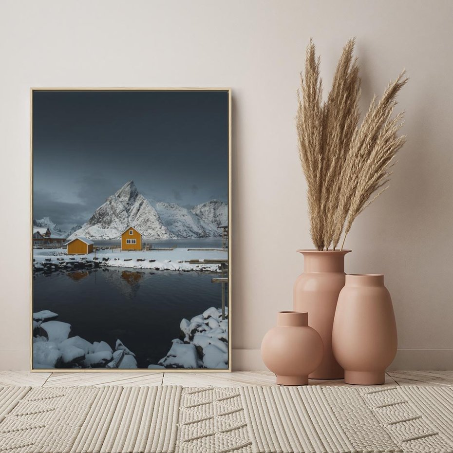 Obraz w ramie 70x100 - Minimalizm i Urok Natury - skandynawskie, domki - rama drewno
