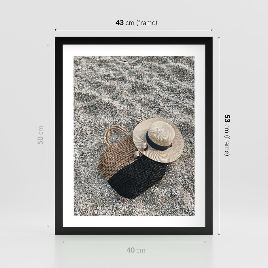 Plakat w ramie 40x50 - Plażowe Przygotowania - torba plażowa, kapelusz - rama czarna