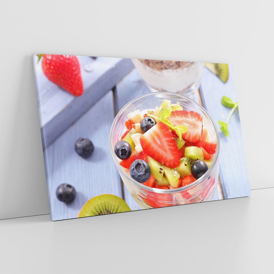 Obraz na płótnie 70x50 - Świeżość i Zdrowie - sałatka, owoce