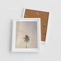 Plakat w ramie 40x50 - Samotna Palma pod Niebem - samotna palma, na tle nieba - rama biała
