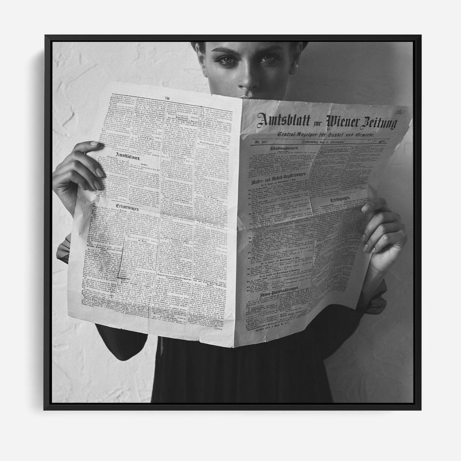 Obraz w ramie 50x50 - Nowe Wiadomości - retro zdjęcie, czarno białe - rama czarna