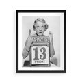 Plakat w ramie 40x50 - Czy to Pech - retro zdjęcie, czarno białe - rama czarna