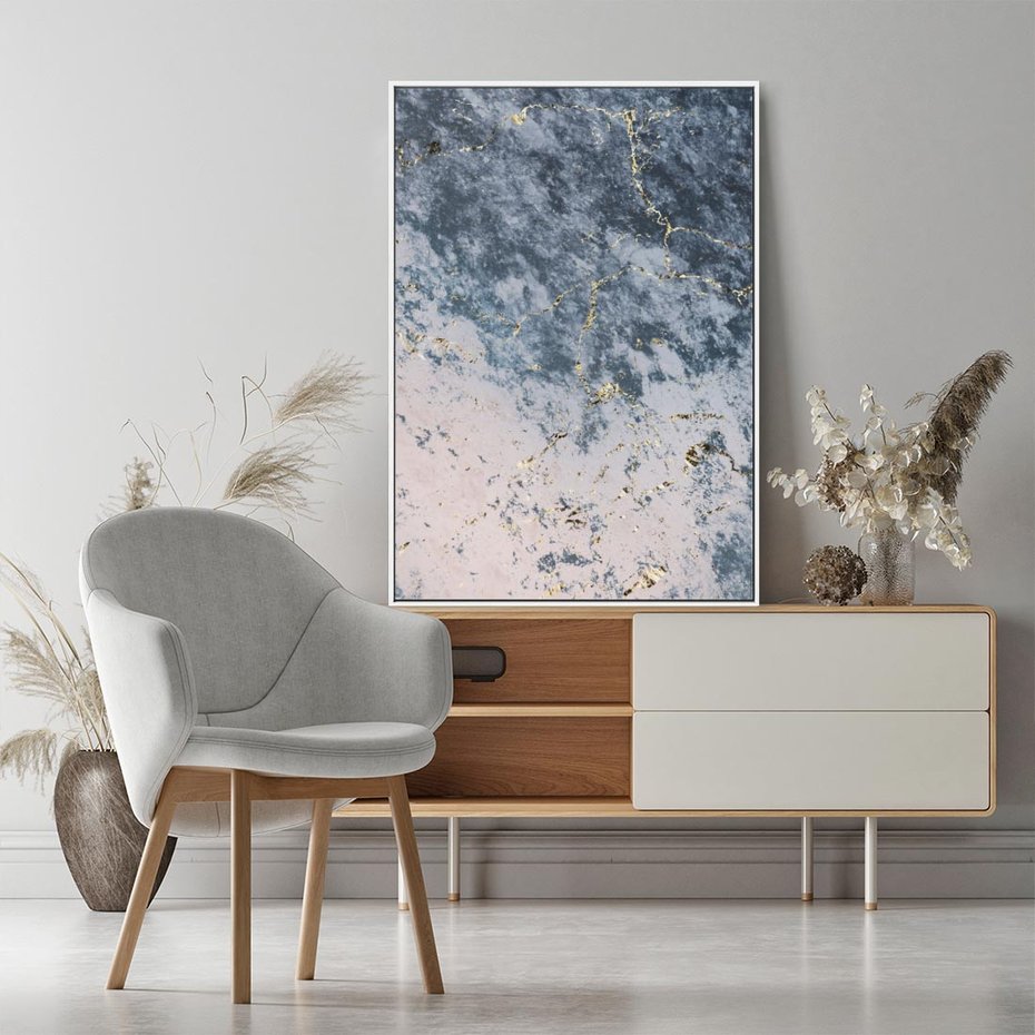 Obraz w ramie 80x120 - Elegancja i Wyrafinowanie - marmur, złoto - rama biała