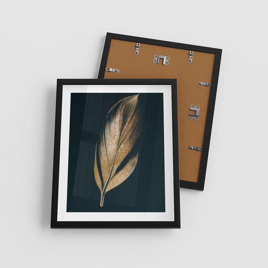 Plakat w ramie 40x50 - Mroczne Złoto - nowoczesna grafika, złoty liść na czarnym tle - rama czarna