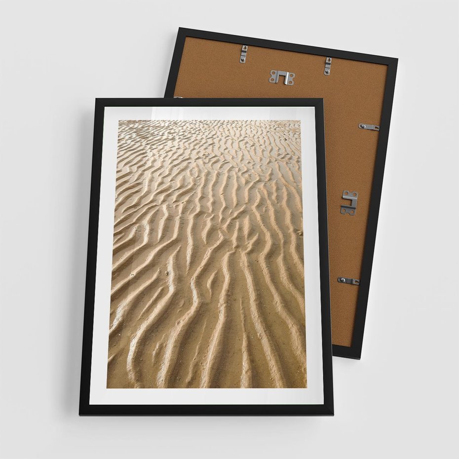 Plakat w ramie 50x70 - Piasek i Nieskończoność - pustynia, piasek - rama czarna