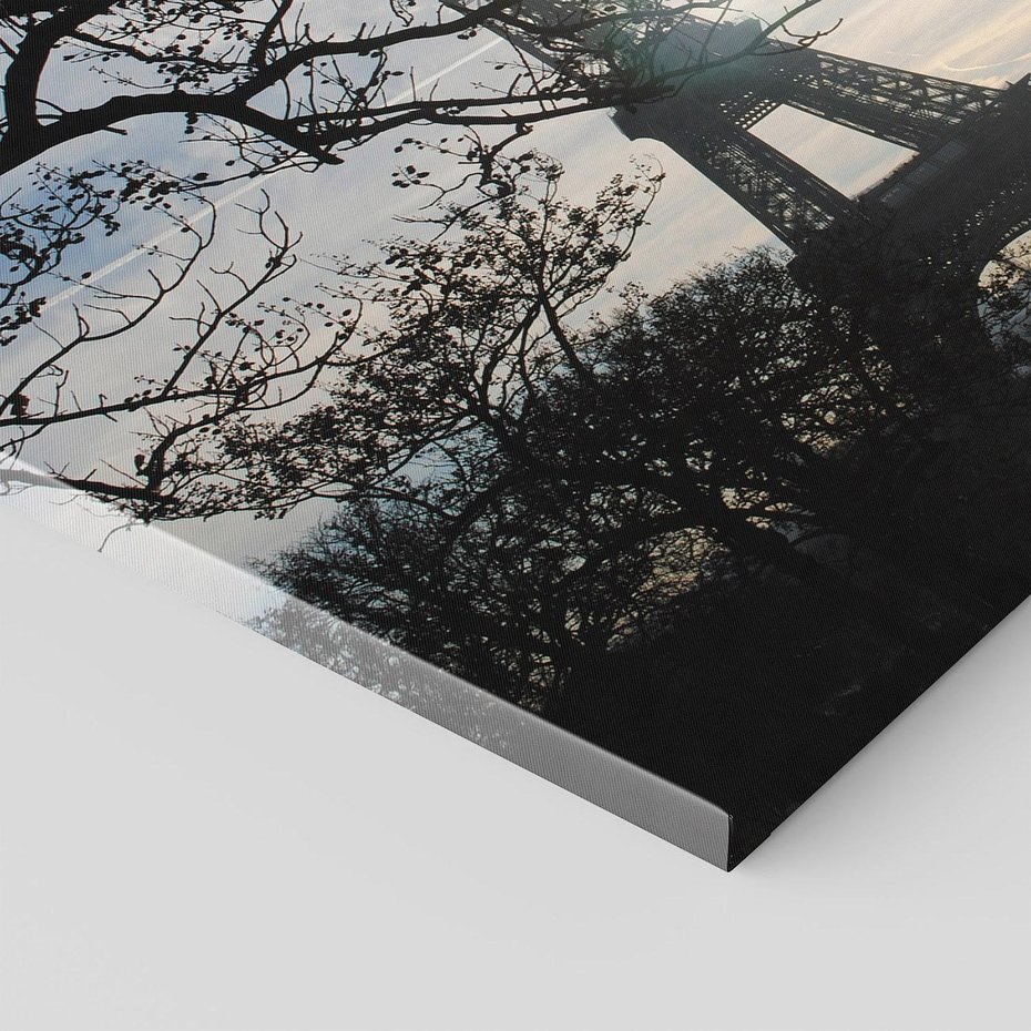 Obraz na płótnie 100x70 - Wieczorny spacer przy Wieży Eiffla - Paryż, Wieża