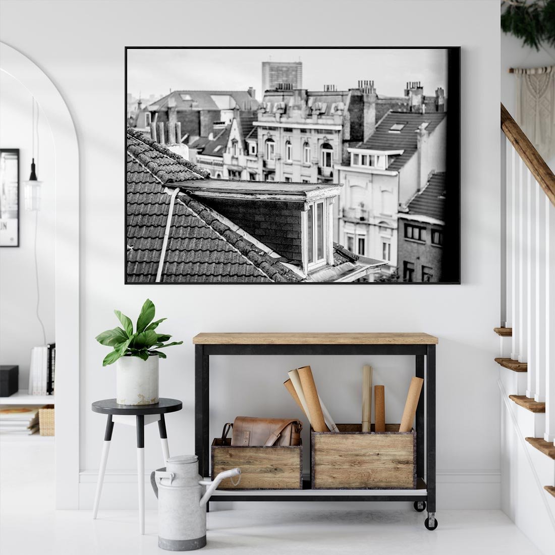 Obraz w ramie 100x70 - Miasto w Retro Odsłonie - fotografia czarno biała, ujęcie na dachy wielkiego miasta - rama czarna