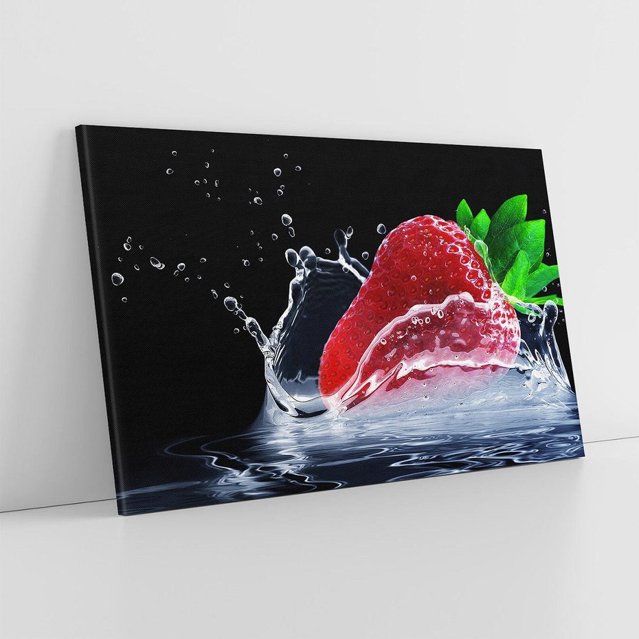 Obraz na płótnie 100x70 - Świeżość truskawek wodą okryta - truskawka, woda
