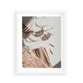 Plakat w ramie 40x50 - Urok Pudrowego Różu - zdjęcie, moda - rama biała