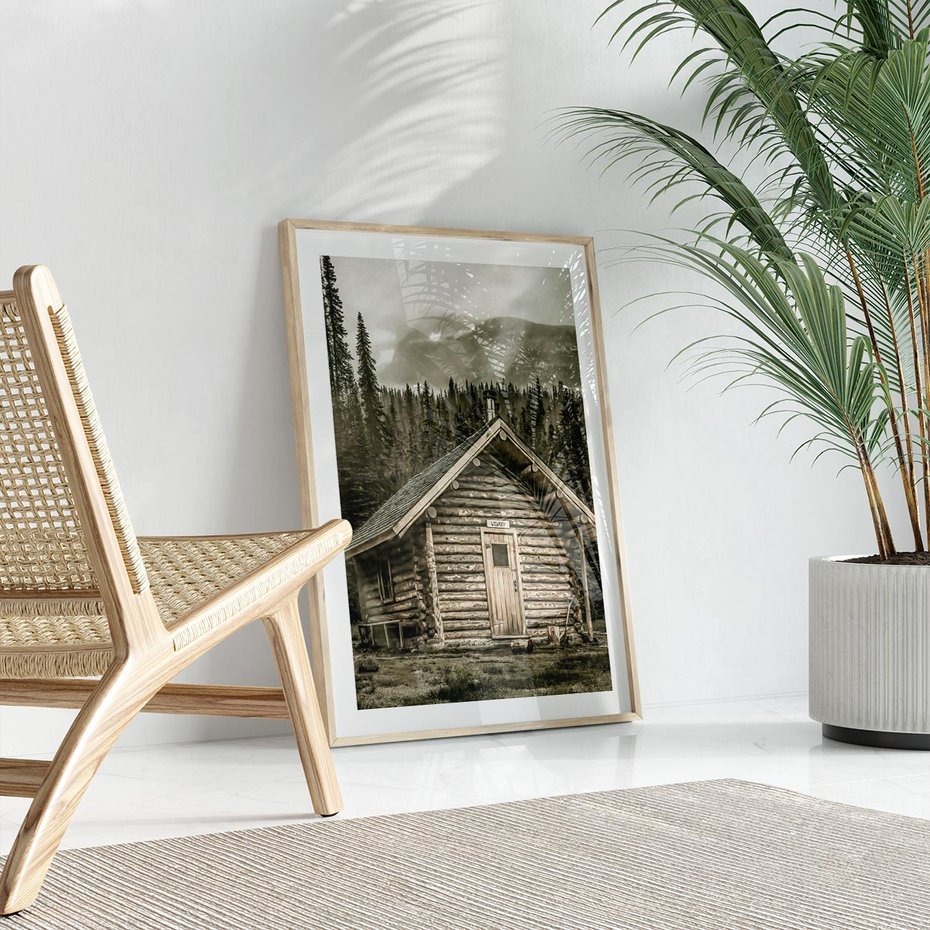 Plakat w ramie 30x40 - Urok Drewnianej Chatki w Górach - chatka w górach, drewniany domek - rama drewno