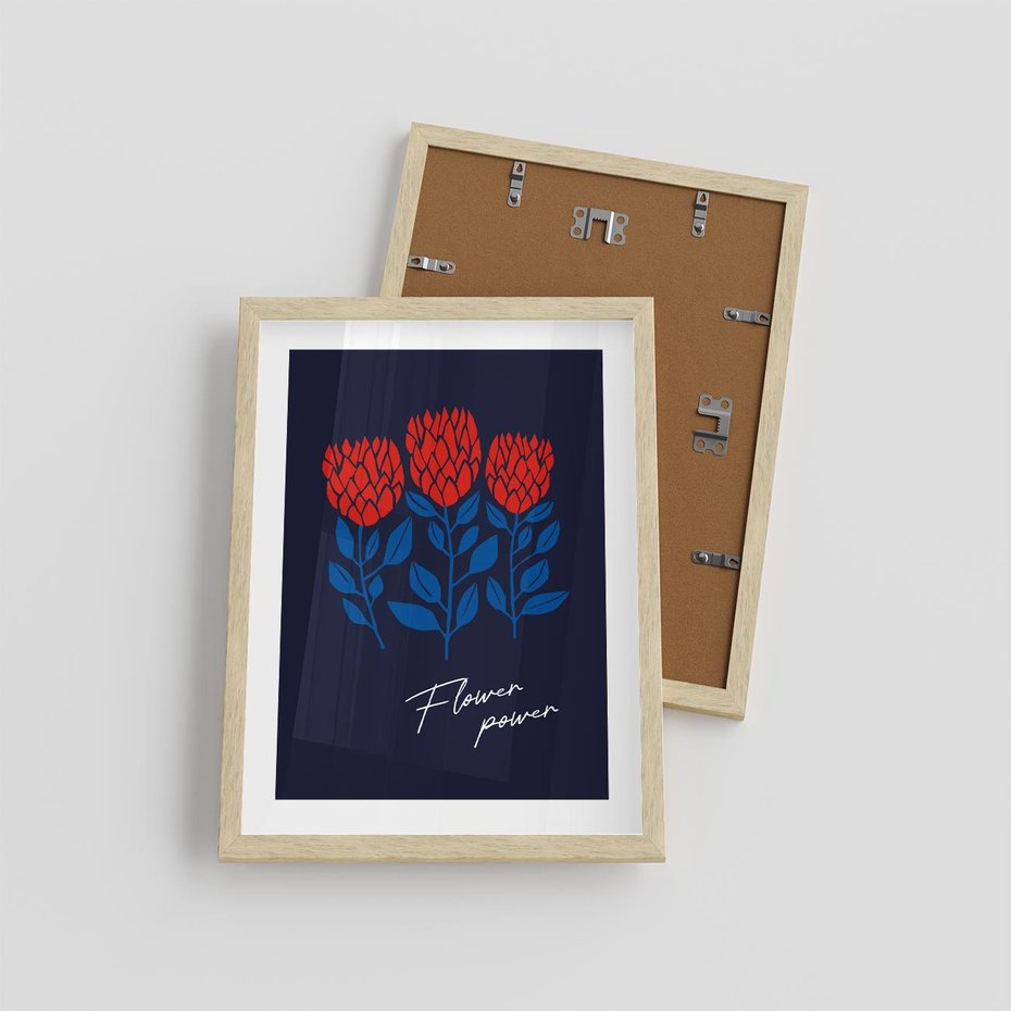 Plakat w ramie 30x40 - Podróżne Barwy - czerwone abstrakcyjne kwiaty, granatowe tło - rama drewno