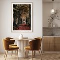 Plakat w ramie 30x40 - Spacer po Leśnej Drodze - ścieżka w lesie, jesień suche liście - rama drewno