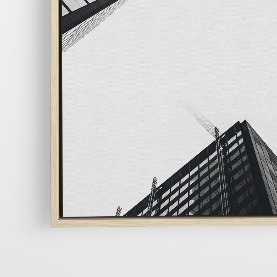 Obraz w ramie 50x50 - Nowoczesna Dynamika - perspektywa, wieżowce - rama drewno