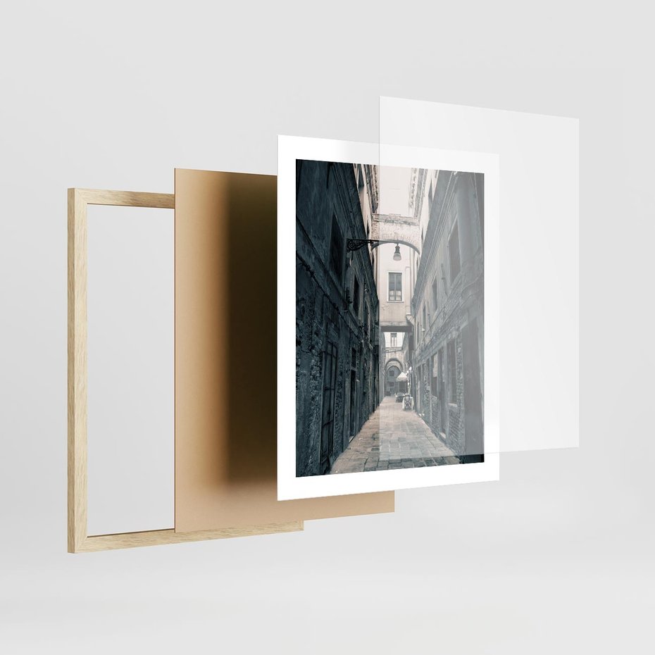 Plakat w ramie 40x50 - Odkryj tajemnice miasta - uliczka, perspektywa - rama drewno